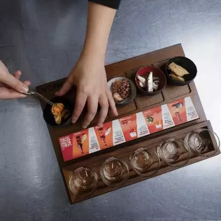 Miniatura MEGA Museo Estrella Galicia: Visita Guiada con Tiraje y Maridaje de Conservas